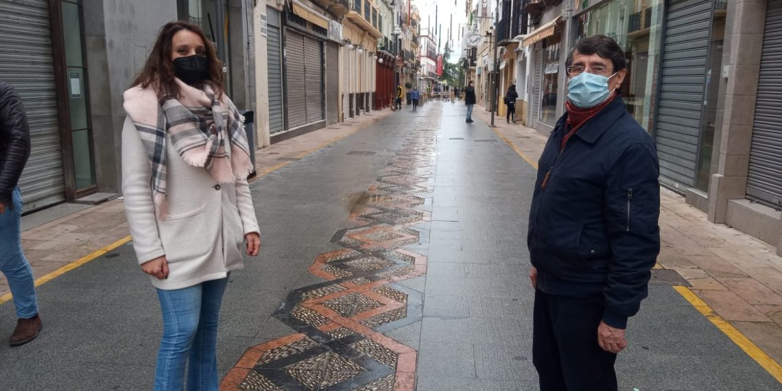 EL AYUNTAMIENTO APROVECHA EL CIERRE DE ACTIVIDAD NO ESENCIAL PARA HACER OBRAS EN EL CENTRO COMERCIAL ABIERTO