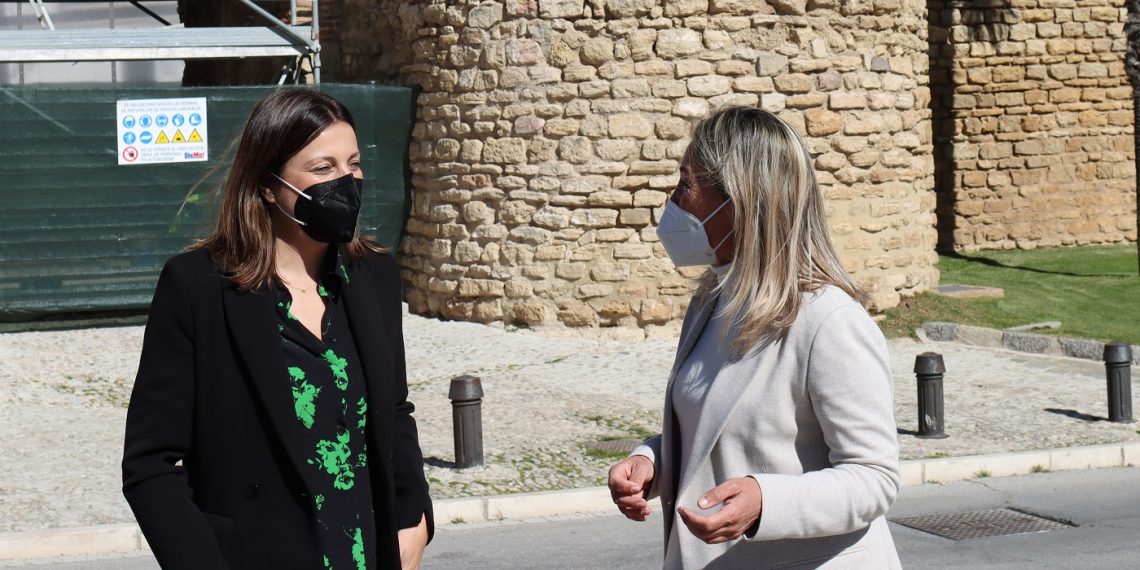 El Ayuntamiento inicia los trabajos de restauración y conservación en la histórica Puerta de Almocabar