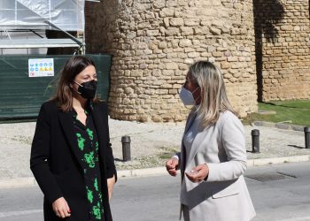 El Ayuntamiento inicia los trabajos de restauración y conservación en la histórica Puerta de Almocabar