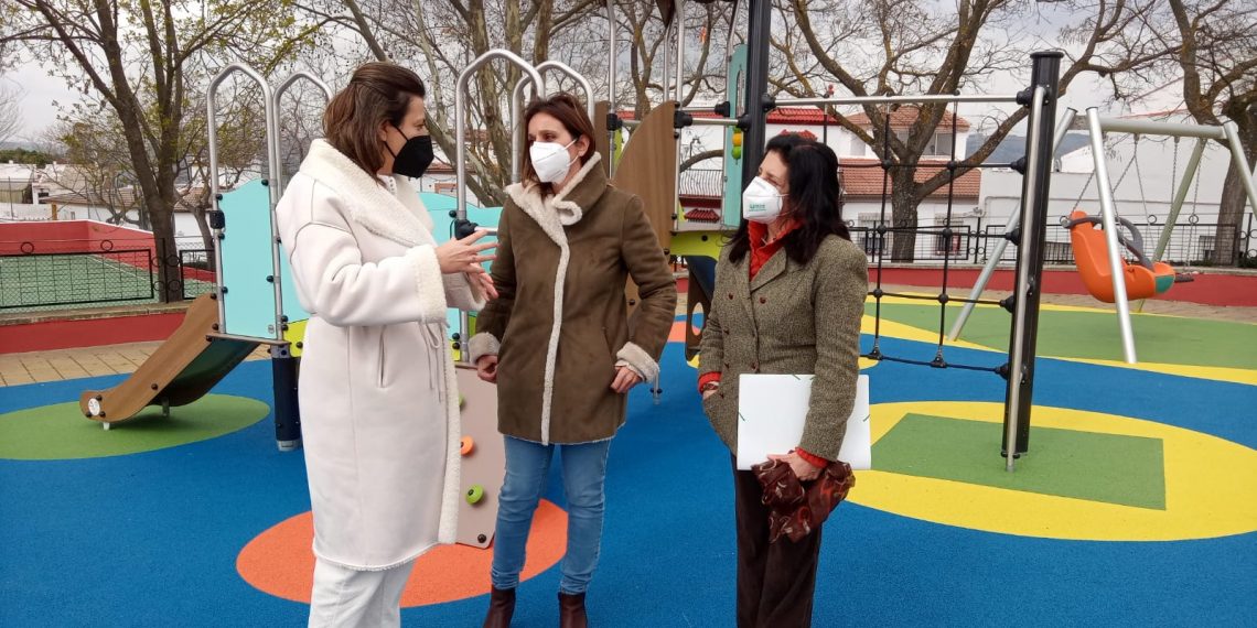 El Ayuntamiento pone en valor el Parque del Sur, en la barriada de la Dehesa, con la mejora de toda la zona y un nuevo parque infantil