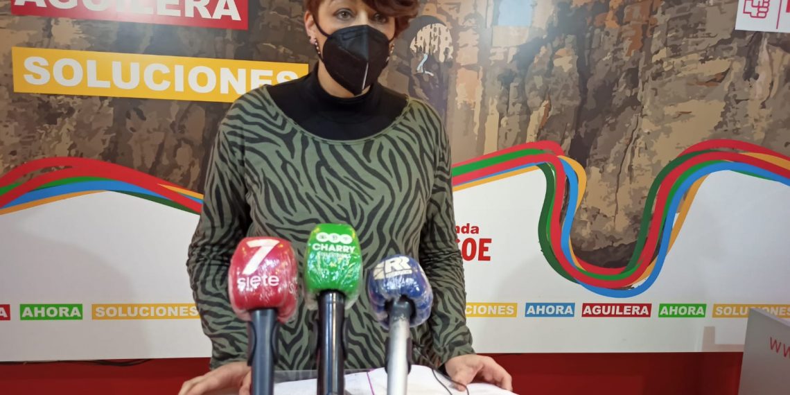 El PSOE pedirá en el Pleno la readmisión de los monitores de Educación