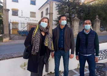 El PSOE pide que sean readmitidos los monitores de Educación