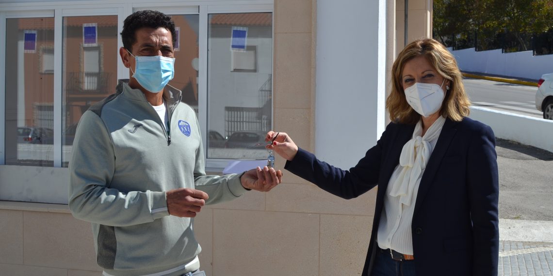 El Ayuntamiento pone en servicio un nuevo kiosco situado en la barriada de El Fuerte