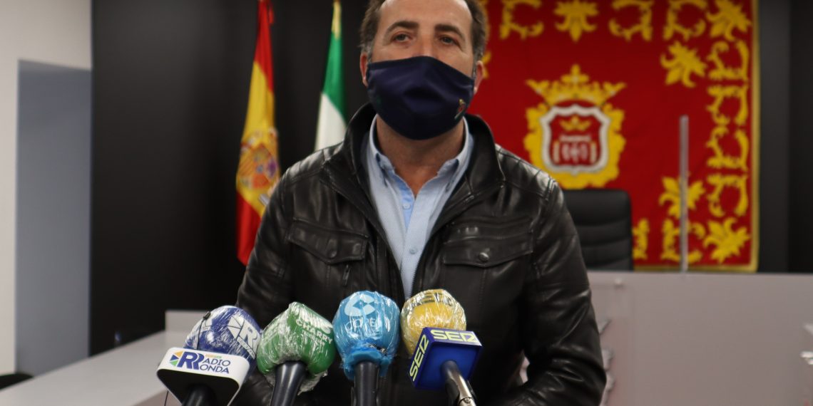 La Policía Local levante este fin de semana una veintena de actas, cinco de ellas por botellones y siete por no llevar mascarilla