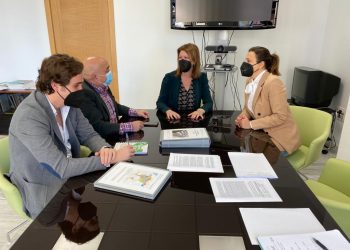 El Ayuntamiento presenta a Cultura y Patrimonio el proyecto básico del nuevo aparcamiento del barrio de San Francisco para agilizar su tramitación