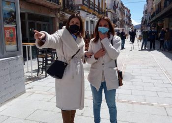 El Ayuntamiento finaliza los trabajos que han mejorado y unificado la solería del primer tramo de la calle Espinel y de calle Los Remedios