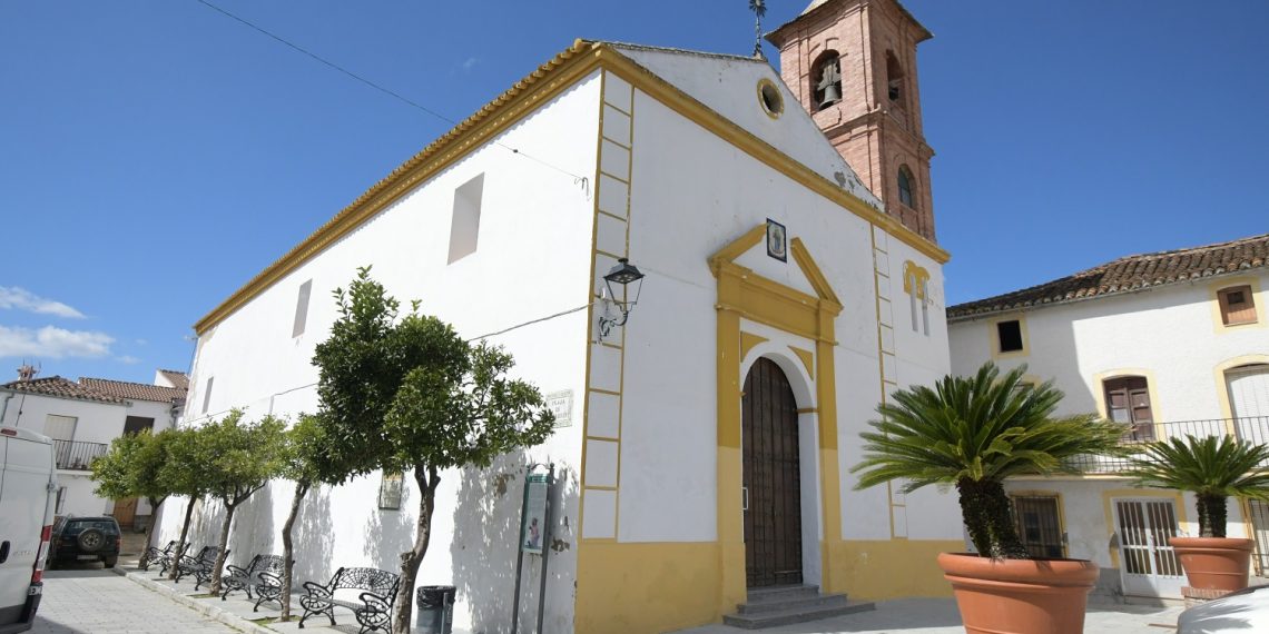 FARAJÁN SOLICITA EL ARREGLO DE LA TORRE DE SU IGLESIA