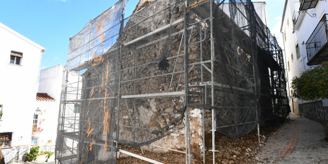 Pujerra rehabilita el exterior del Museo de la Castaña