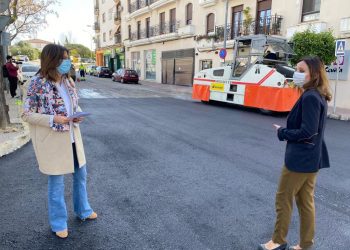 El Ayuntamiento invierte en la mejora del firme en tres calles de la ciudad