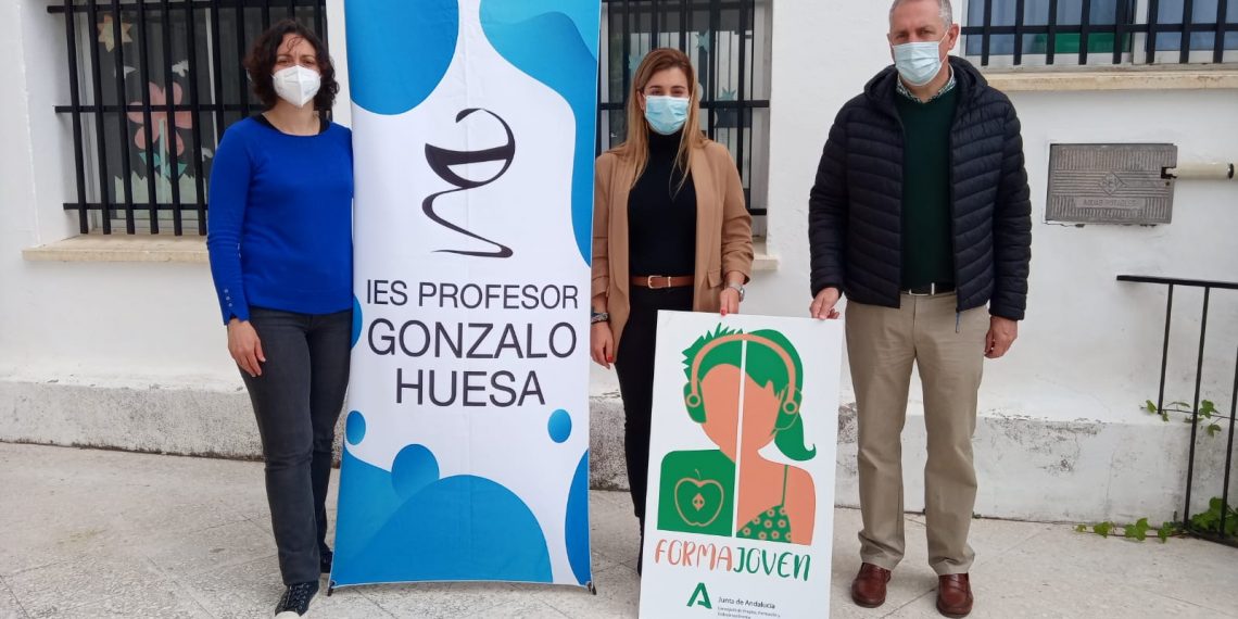 El IAJ pone en marcha en Ronda ‘Forma Joven’ un programa dedicado a prevenir las adicciones a las nuevas tecnologías en la juventud