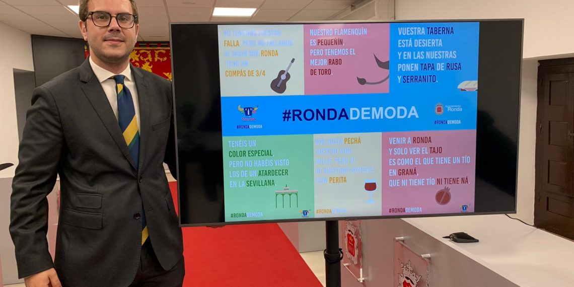 La delegación de Turismo presenta la campaña ‘Ronda de Moda’ que se lanzará en cada provincia andaluza para invitar a visitar la ciudad