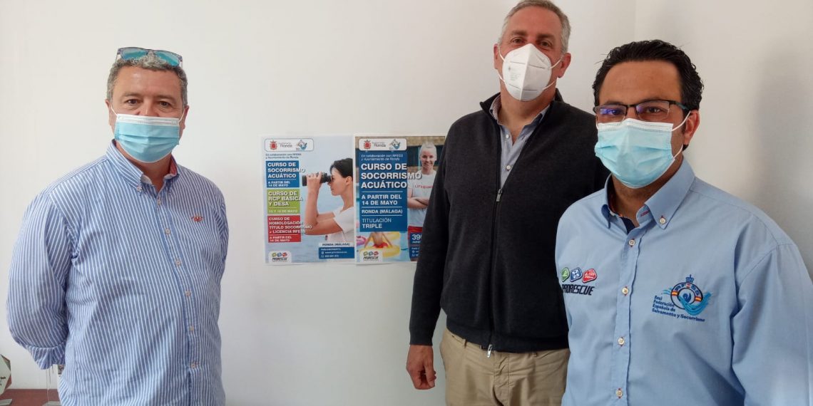 La delegación de Deportes presenta unos cursos de formación y homologación del título de socorrismo