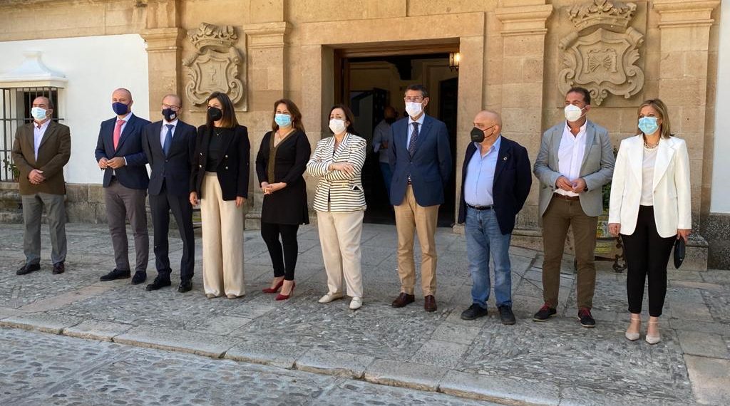 La Consejera de Agricultura presenta en Ronda el proyecto de la nueva Oficina Comarcal Agraria que se situará en el edificio de la ‘isla’