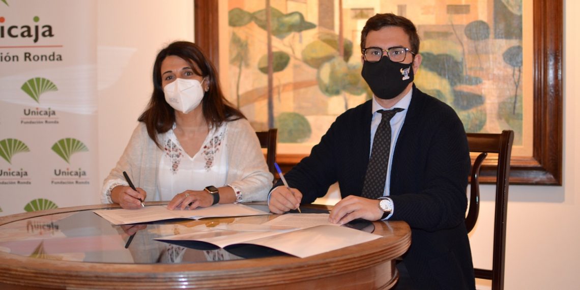 Turismo de Ronda y el Museo Joaquín Peinado firman un convenio por el que se incluye este espacio en el bono turístico