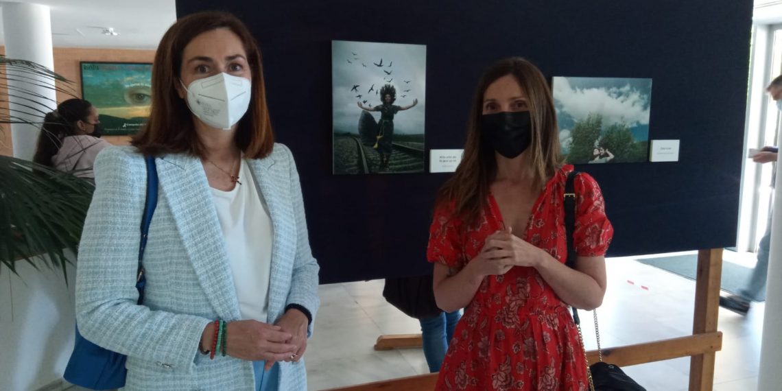 La delegación de Igualdad presenta la muestra ‘Atreviéndonos a mirar’ con el trabajo del taller de fotografía impartido por Ana Becerra