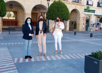 El Ayuntamiento finaliza los trabajos de mejora del pavimento y de la iluminación en la céntrica Plaza de España