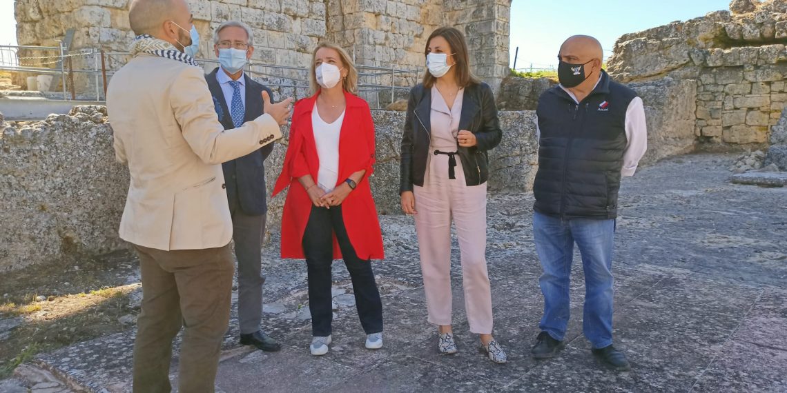 La Secretaria General y el Director General de Patrimonio visitan Acinipo y los Baños Árabes en una jornada de trabajo junto al Ayuntamiento