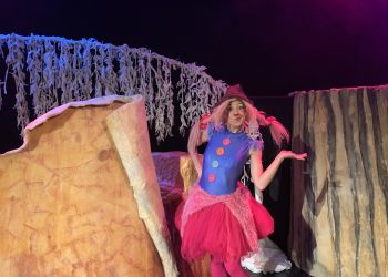 EL TEATRO PONE EL PUNTO FINAL A LAS ACTIVIDADES PROGRAMADAS EN LA FERIA DEL LIBRO ORGANIZADAS POR EL AYUNTAMIENTO DE RONDA.