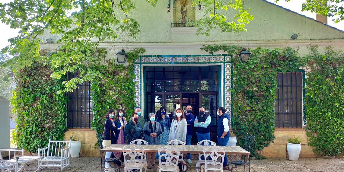 Agencias del País Vasco, Navarra y Sevilla visitan Ronda para preparar el próximo viaje del nieto de Ernest Hemingway