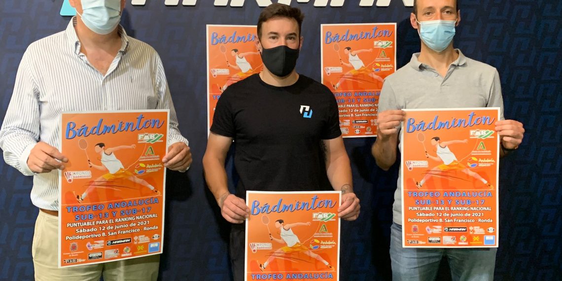 El Ayuntamiento y el Club Badminton Ronda presentan el trofeo de Andalucía Sub-13 y Sub-17 donde participarán más de ochenta jugadores