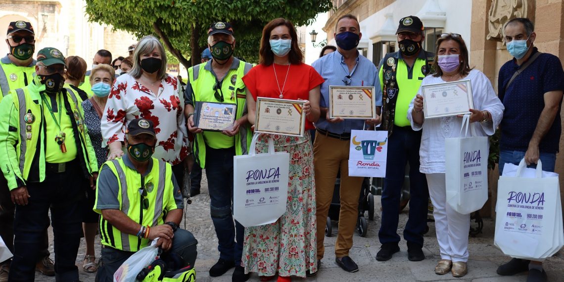 El Ayuntamiento recibe a la asociación motera ‘Caballeros del Asfalto, amigos de la Guardia Civil’