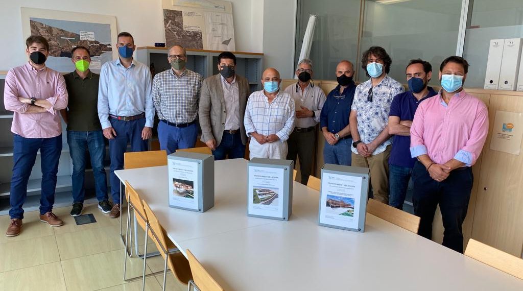 La Diputación de Málaga entrega al Ayuntamiento el proyecto de ejecución del nuevo aparcamiento en el barrio de San Francisco