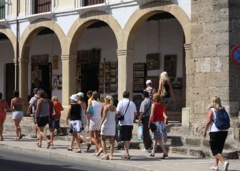 La delegación de Turismo anuncia la licitación del servicio de guías turísticos de la ciudad