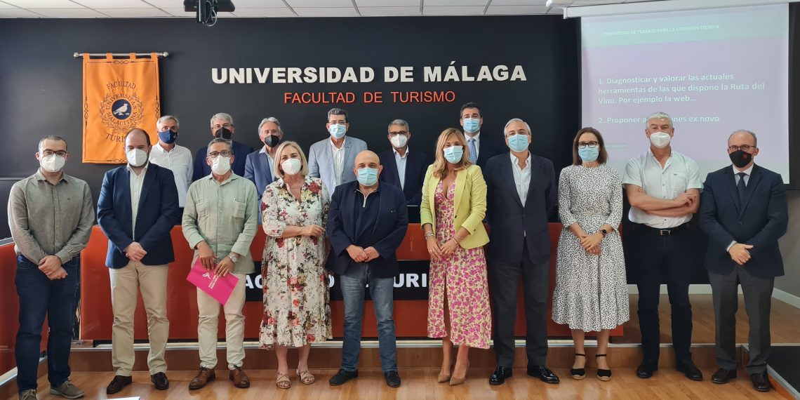 La Ruta del Vino de Ronda y Málaga crea una Comisión Técnica, para trabajar conjuntamente en la planificación, gestión, promoción y comercialización de la Ruta.