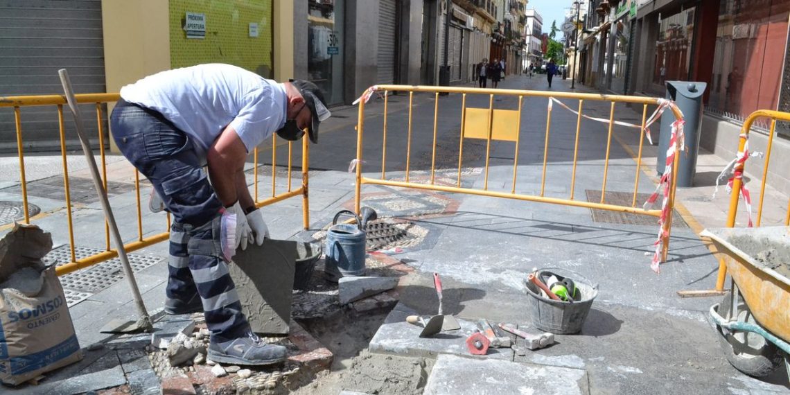 El Ayuntamiento publica la convocatoria para la creación de una nueva bolsa de empleo para cubrir plazas de subalterno