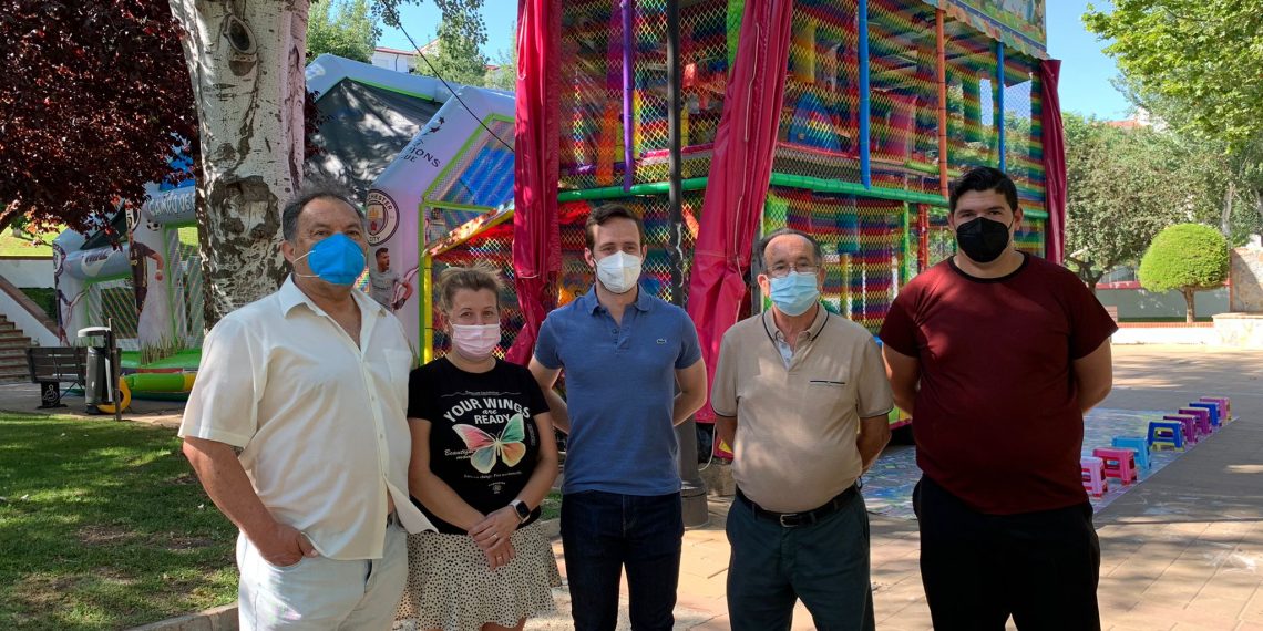 El Ayuntamiento anuncia la instalación de atracciones para los más pequeños en el parque de la barriada de San Rafael