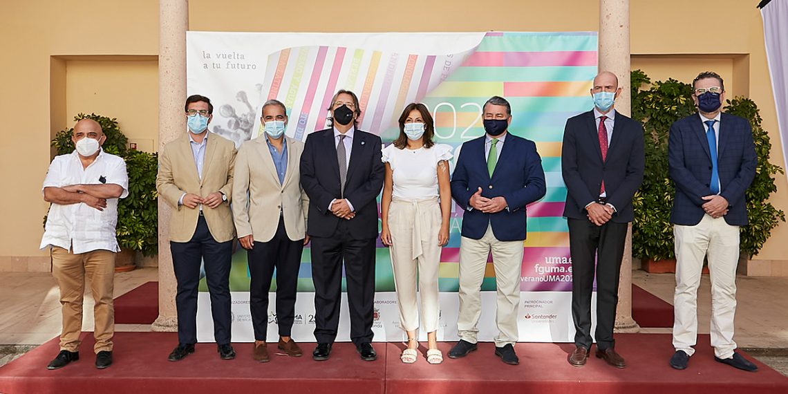 Los cursos de verano de la UMA analizan en Ronda el fenómeno de la despoblación y recibe a Elvira Roca hablando del mito de la Ronda Romántica