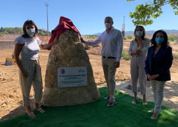 El Ayuntamiento coloca la primera piedra e inicia los trabajos de construcción de la nueva piscina municipal de Ronda