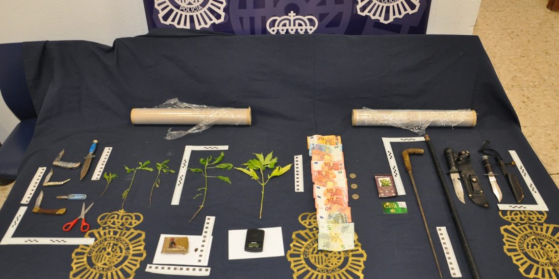 La Policía Nacional desmantela un punto de venta de drogas a escasos metros de un colegio y un parque infantil en Ronda