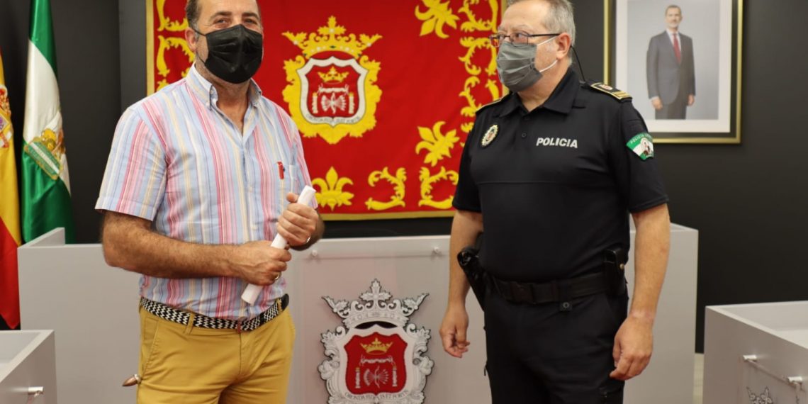 El Ayuntamiento reforzará el dispositivo de vigilancia de la Policía Local para garantizar el cumplimiento de las medidas del nivel 3 de alerta