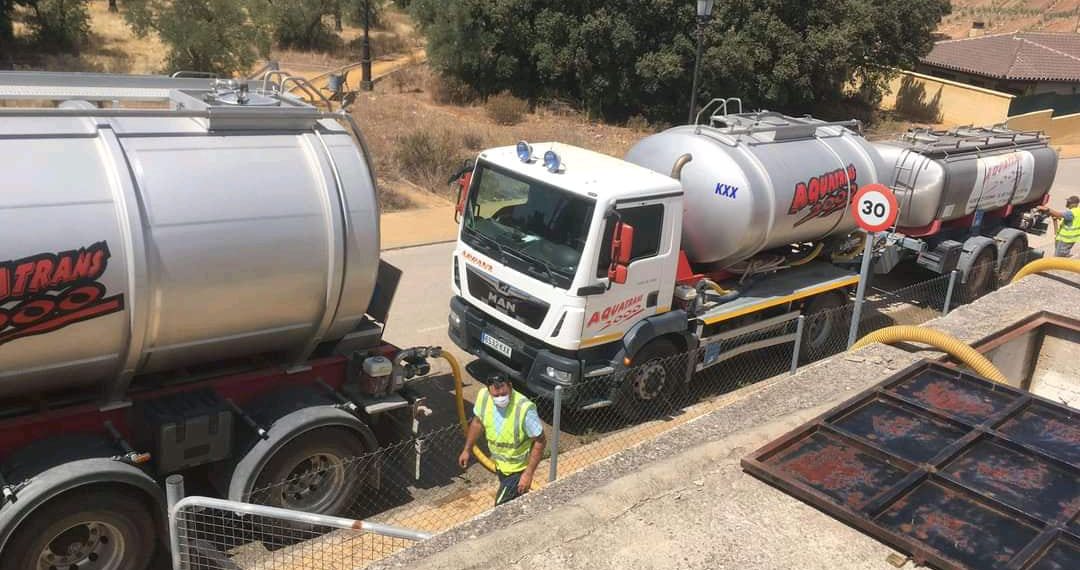 El Ayuntamiento de Arriate recurre a cubas de agua ante los problemas en uno de sus pozos