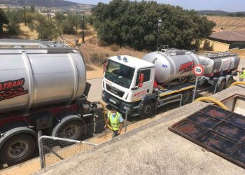 El Ayuntamiento de Arriate recurre a cubas de agua ante los problemas en uno de sus pozos