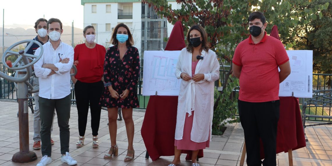 La alcaldesa anuncia una inversión de 700.000 euros en la Barriada de El Fuerte