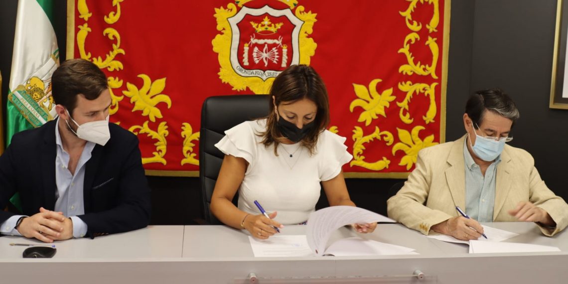 El Ayuntamiento y Apymer renuevan su acuerdo de colaboración sobre el Centro Comercial Abierto