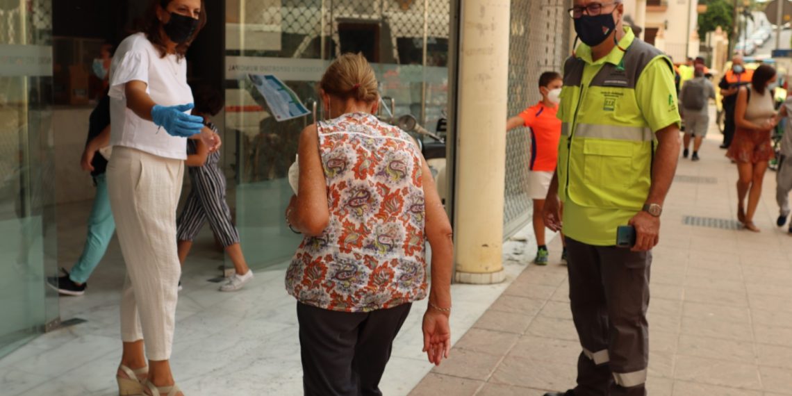 El Ayuntamiento se vuelca con los evacuados del Valle del Genal por el incendio de Sierra Bermeja