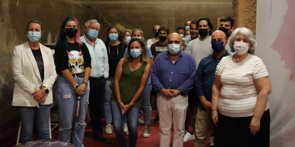 El Ayuntamiento muestra su apoyo al proyecto de microvinificaciones I+D+I del ciclo de FP Dual de Viticultura del I.E.S. ‘Pérez de Guzmán’