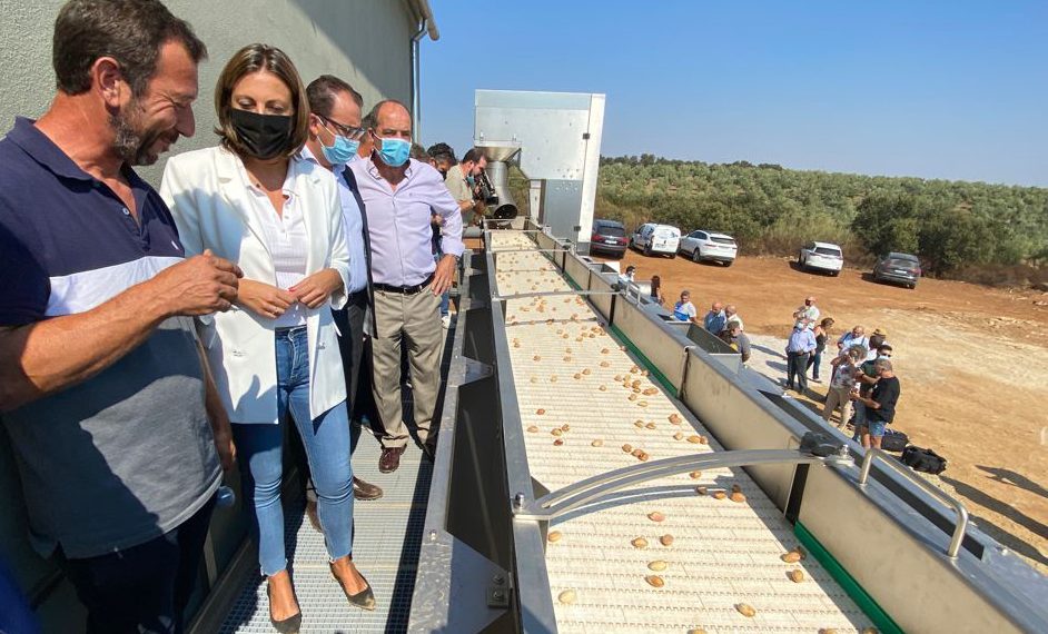 Abre en la pedanía de Los Prados la primera planta de procesado de pistachos de la Serranía de Ronda con una inversión de 600.000 euros