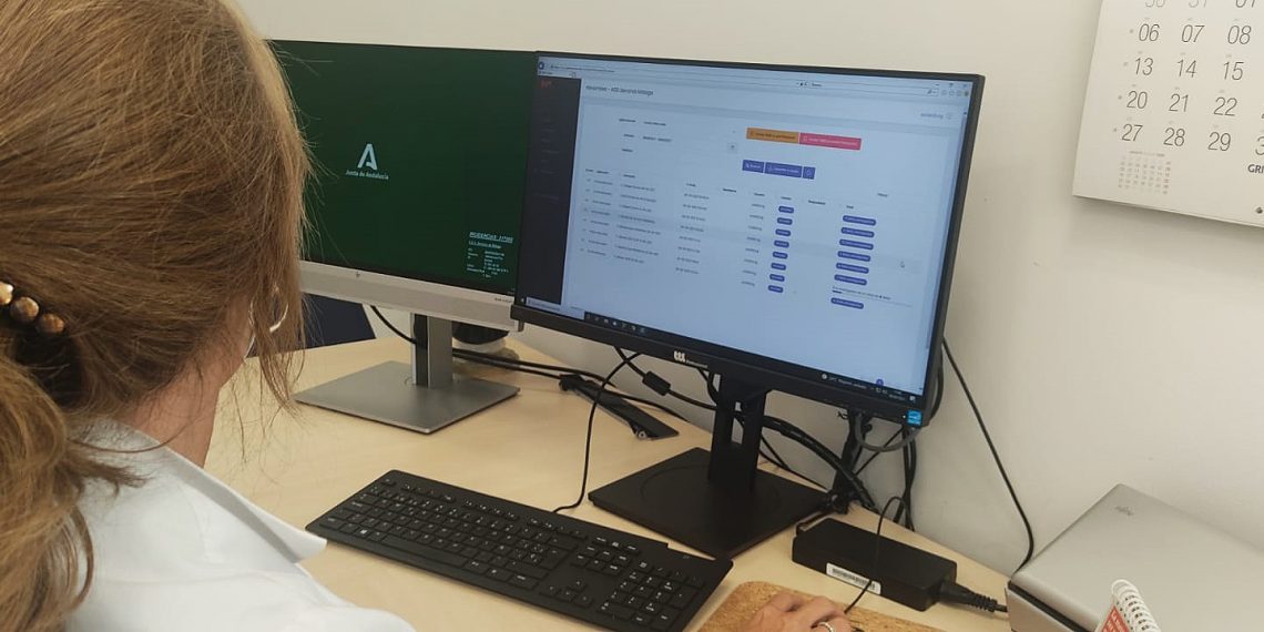 Los usuarios del Área Sanitaria Serranía de Málaga ya reciben la información de sus citas por mensajes SMS