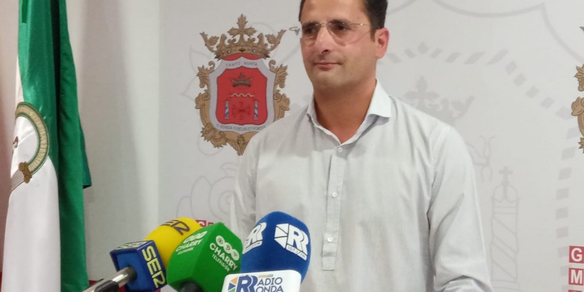 El PSOE acusa al Gobierno municipal de despilfarrar 25.000 euros con la propuesta del azud en el Guadalevín