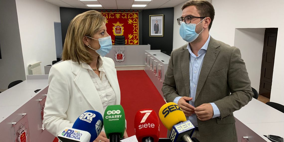 El Ayuntamiento municipalizará el servicio de transporte escolar para regularizar su situación y garantizarlo para los alumnos rondeños