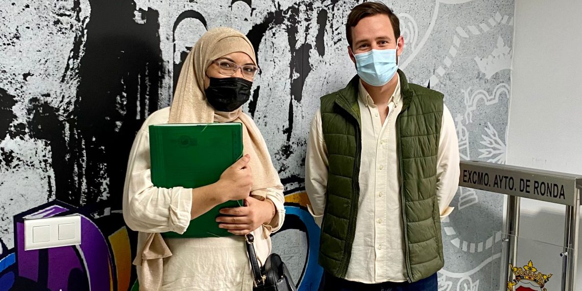 El Ayuntamiento mantiene una reunión con la Asociación Islámica de Ronda para conocer su labor y potenciar la realización de actividades