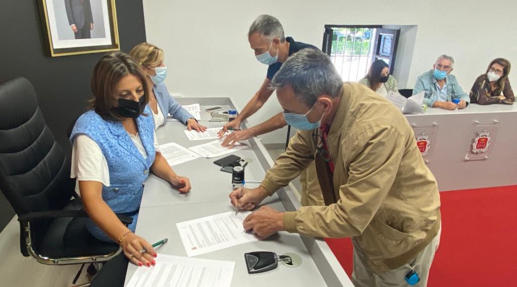 El Ayuntamiento entrega subvenciones por valor de 150.000 euros a 24 asociaciones culturales y sociales de Ronda