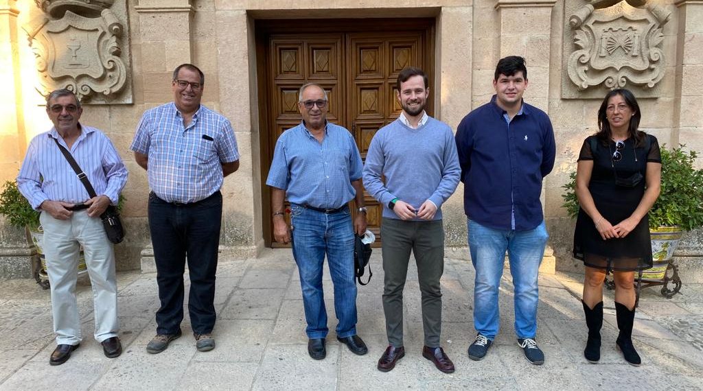 El Ayuntamiento y la Federación de Asociaciones de Vecinos pondrán en marcha una programación de actividades en los barrios antes de final de año