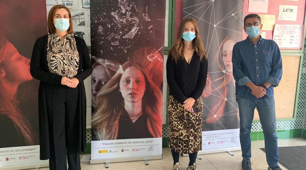 La delegación de Igualdad organiza una muestra contra la violencia de género con mensajes destinados a concienciar a la juventud