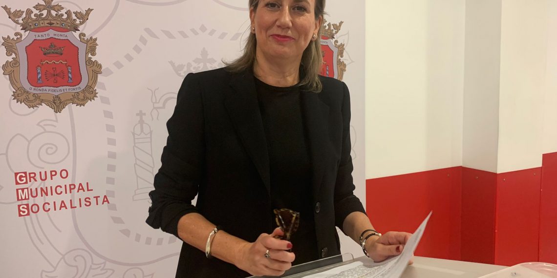 El PSOE solicita la paralización de los posibles despidos de Unicaja en Ronda