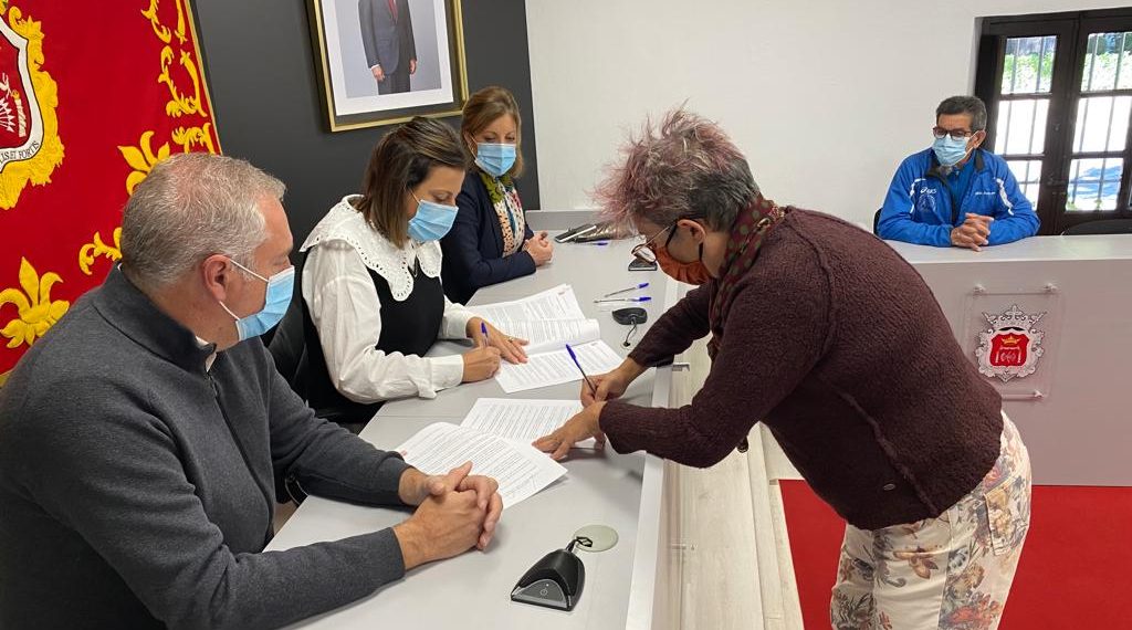 El Ayuntamiento entrega las subvenciones de 2021 a 16 clubes deportivos de la ciudad por un montante total de 60.500 euros